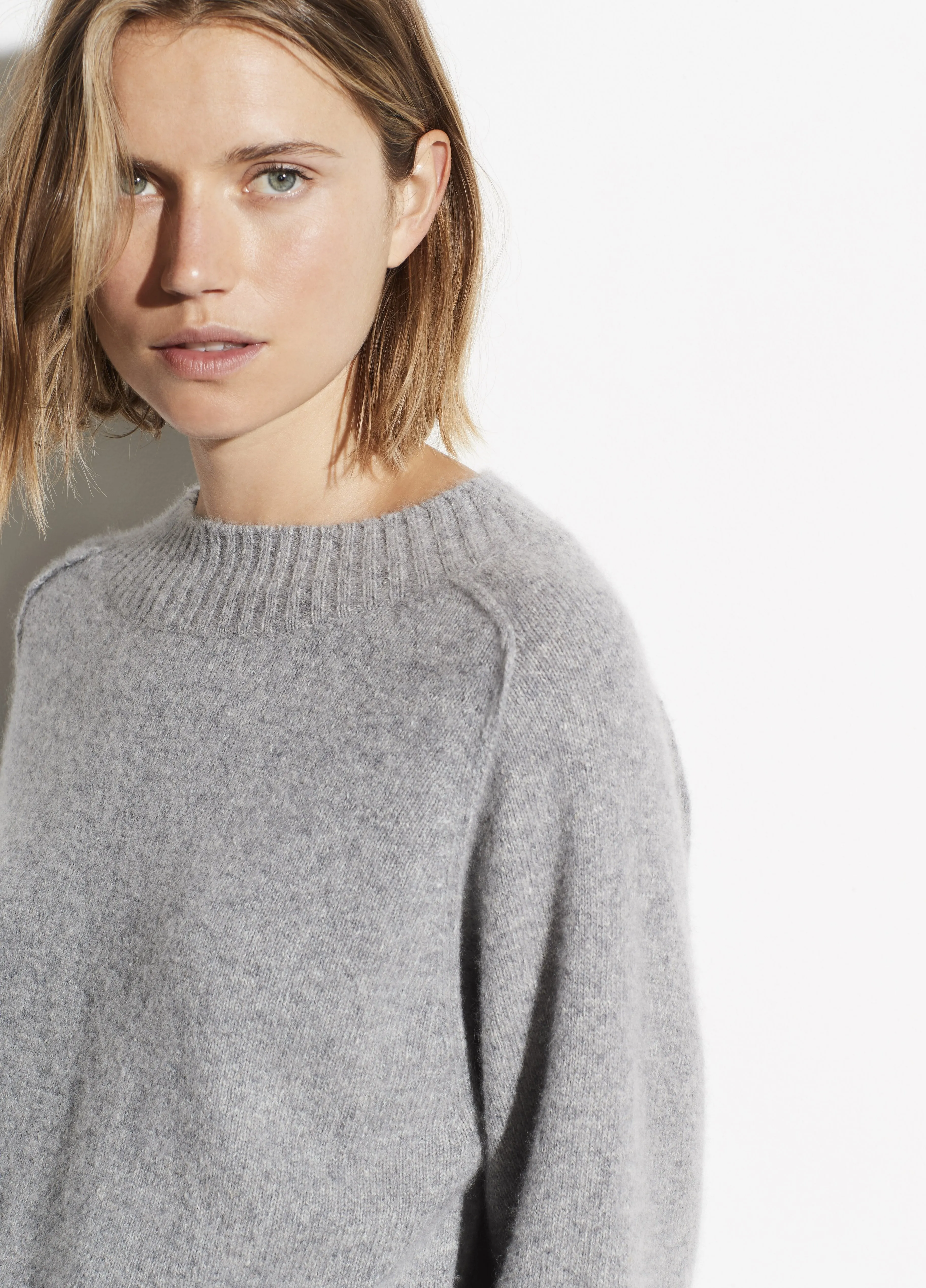 Band Collar Raglan Pullover in Medium Heather Grey