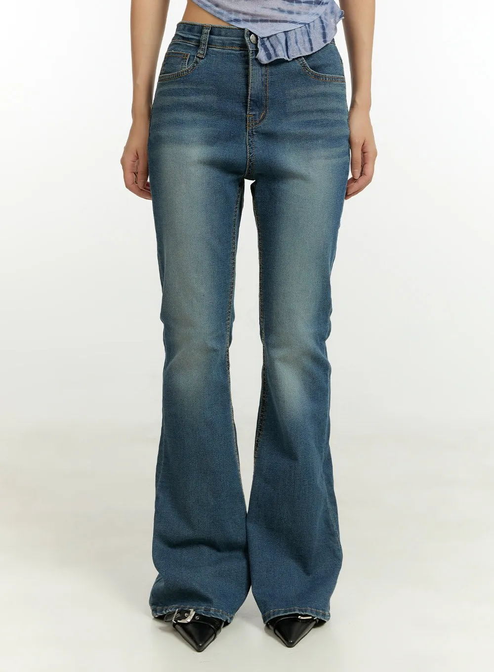 Basic Slim Fit Bootcut Jeans CU428
