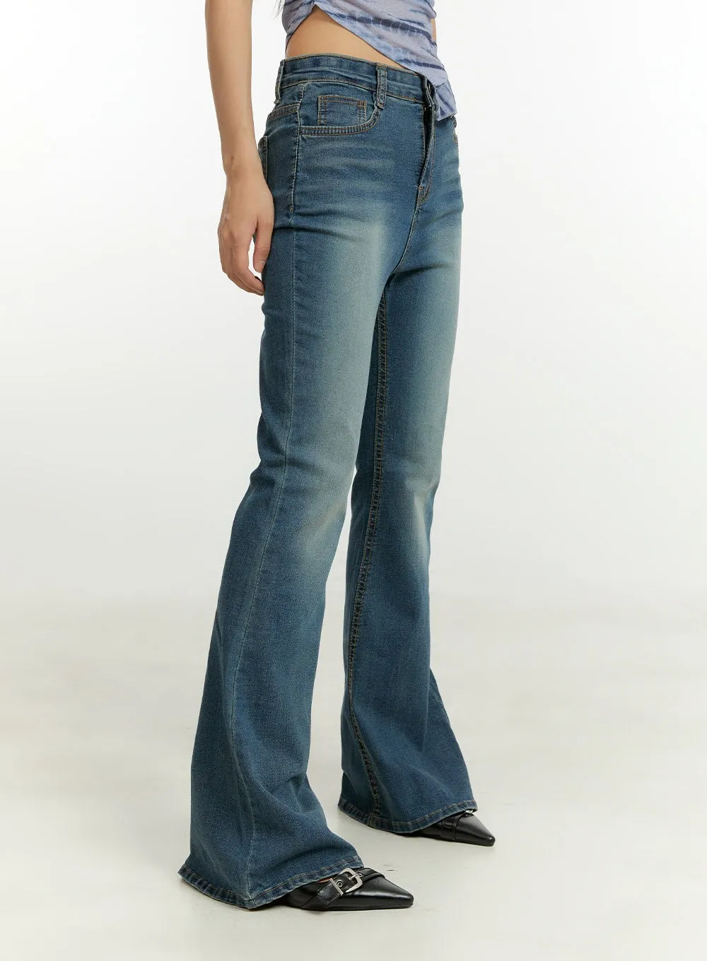 Basic Slim Fit Bootcut Jeans CU428