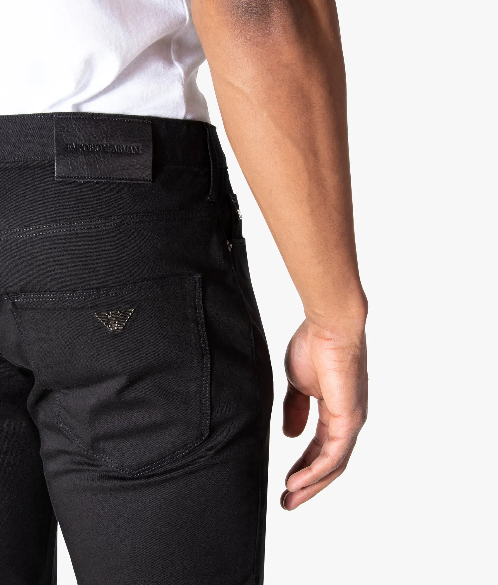 Slim Fit J06 Jeans