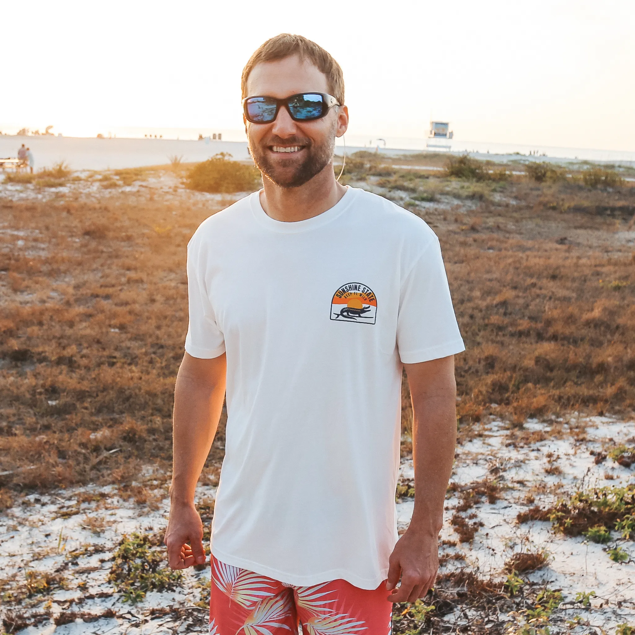 SURFING GATOR TEE - WHITE