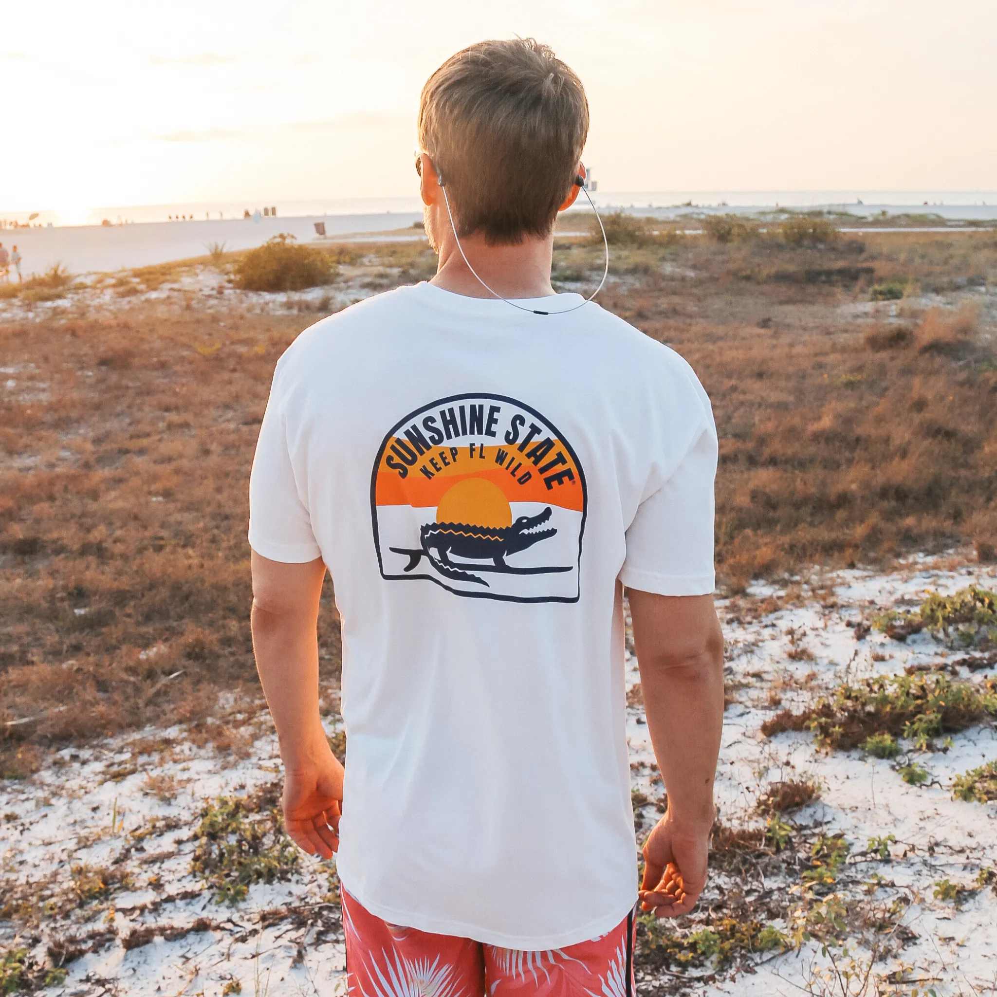 SURFING GATOR TEE - WHITE