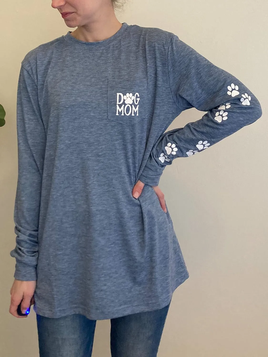 Women Dog Paw Shirt Mom Pullover Cute Lover Graphic Tee Patch Pocket Casual Long Sleeve Shirt